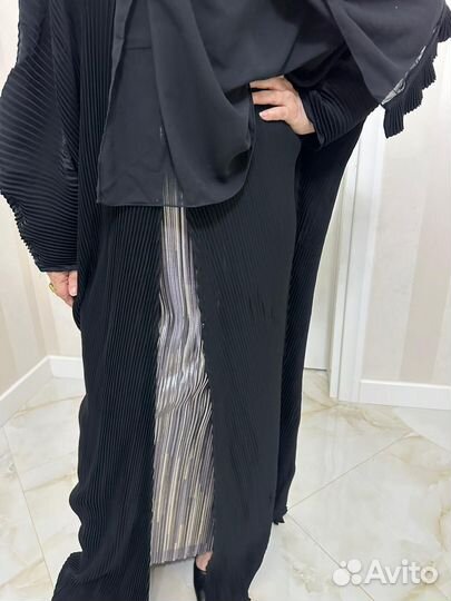 Абая с шарфом