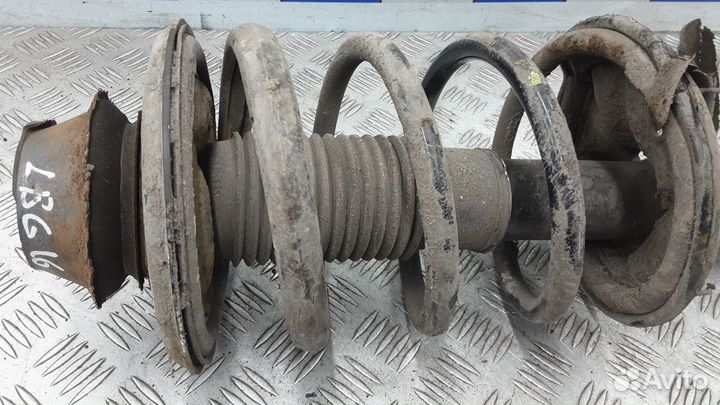 Стойка передняя Hyundai Tucson 1 (2004-2009)