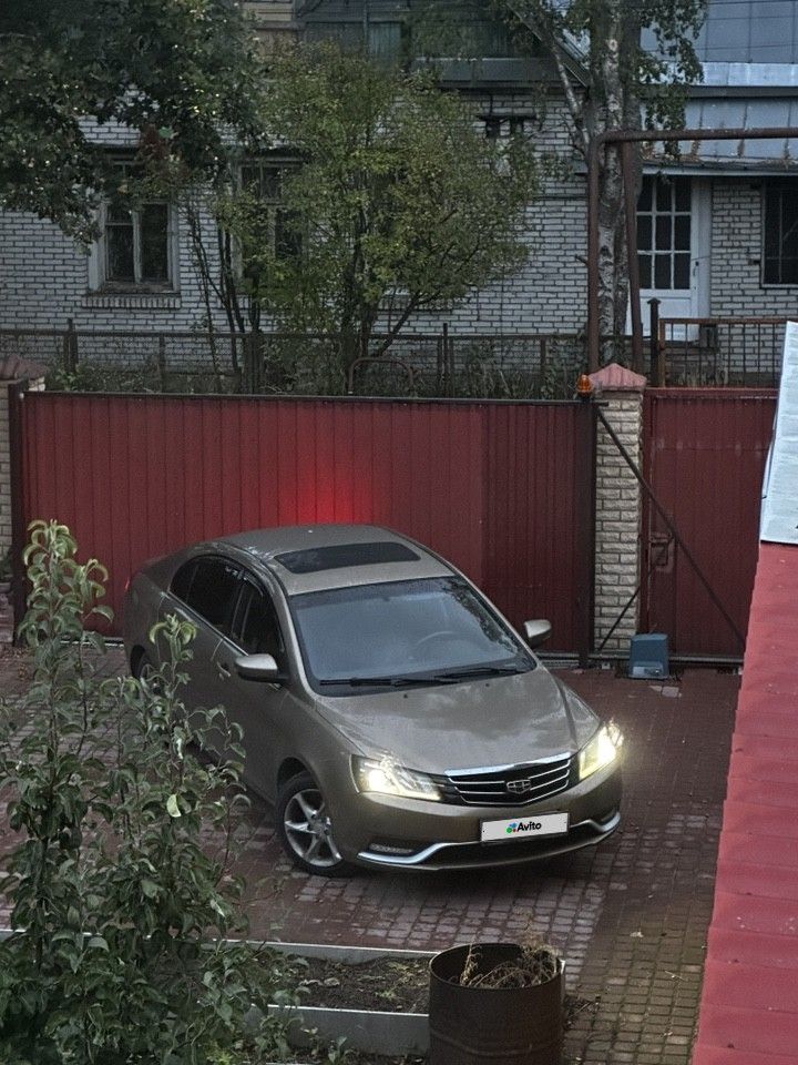 Geely Emgrand EC7: фото владельца