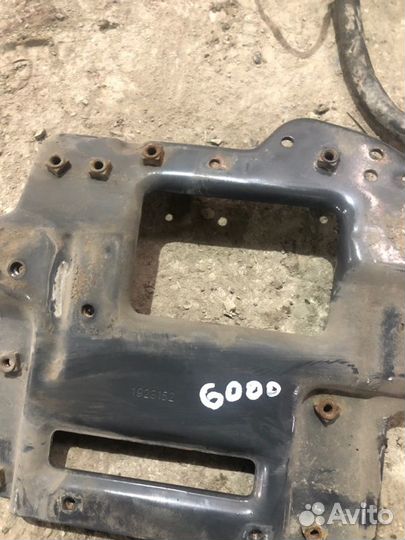 Кронштейн усилителя бампера Scania