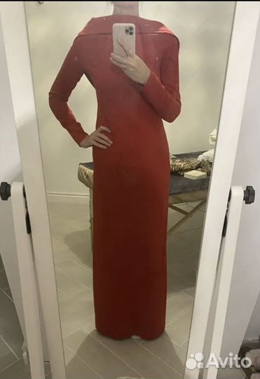 Вечернее платье с открытой спиной