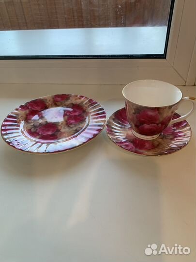 Чашка с блюдцем и тарелочкой для торта. англия