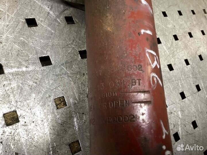 Стойка амортизатора переднего правого Audi A4/S4