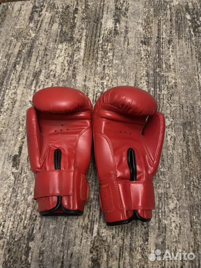Боксерские перчатки everlast 10 oz