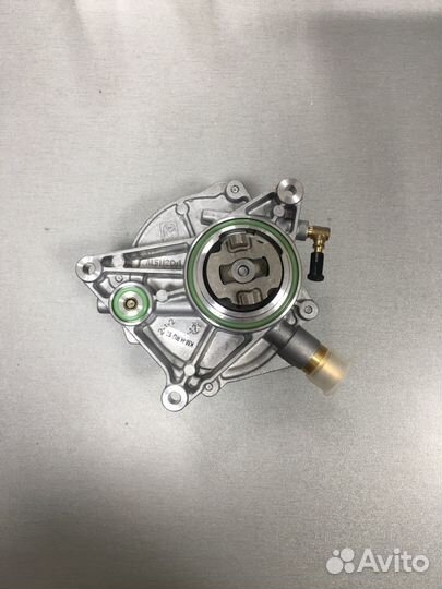 Вакуумный насос на Porsche Cayenne