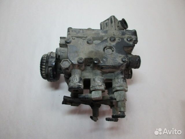 Кран уровня пола главный MAN TGA