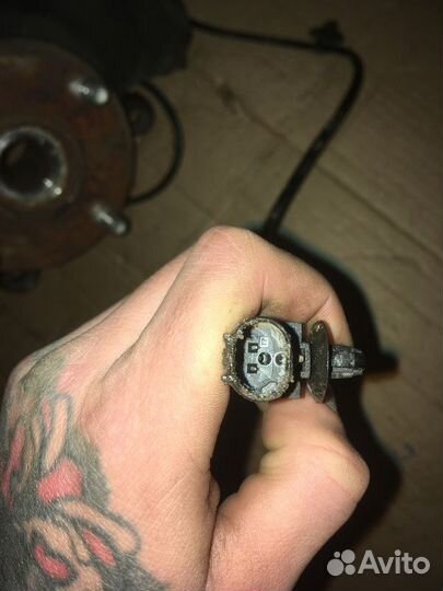 Кулак поворотный передний левый lifan X50