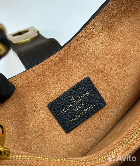 Сумка Louis Vuitton Low Key