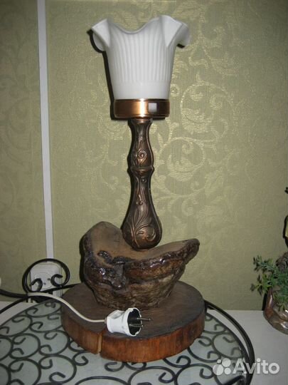 Лампа настольная