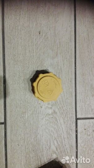 Крышка расширительного бачка RC0039