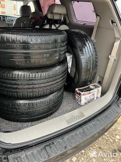 Nexen Roadian 581 235/55 R19 101H