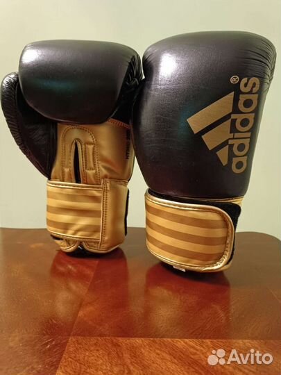 Боксерские перчатки