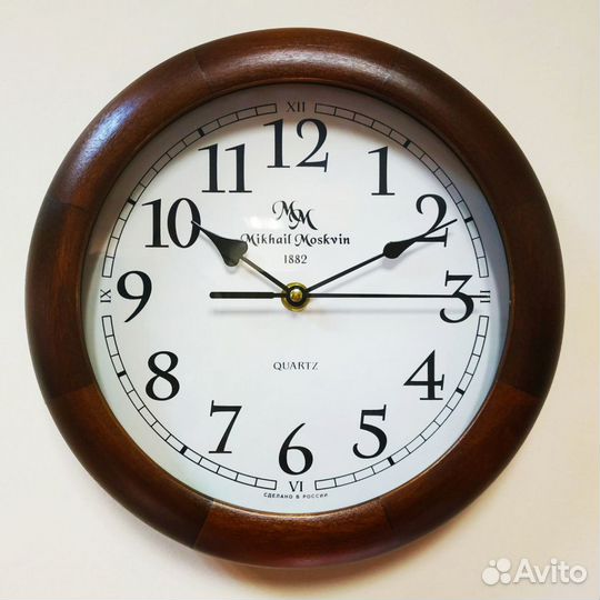 Часы в деревянном корпусе Михаил Москвин