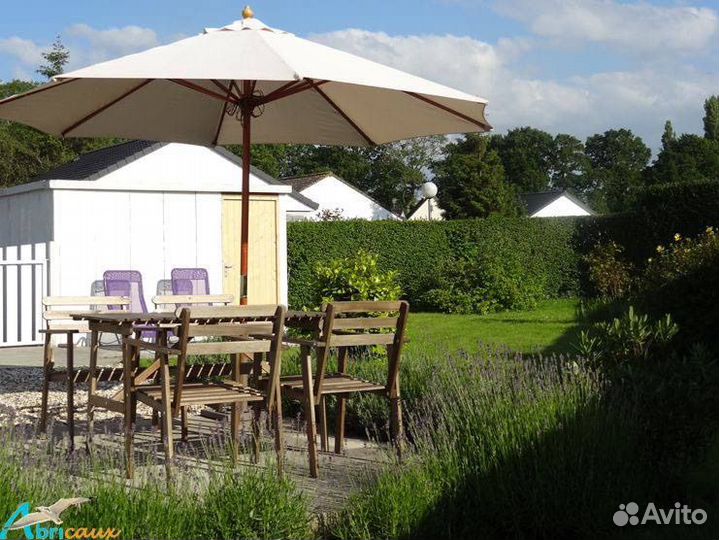 Круглый зонт. Зонт от солнца. Уличный зонт