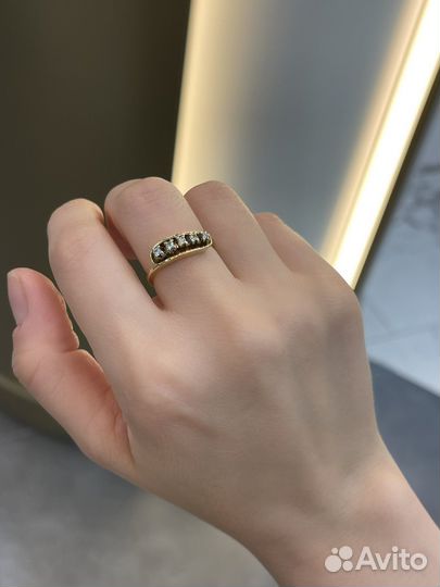 Золотое кольцо с бриллиантами 750