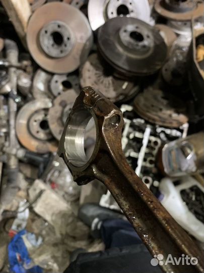 Шатун Ниссан Тиида 1.6л