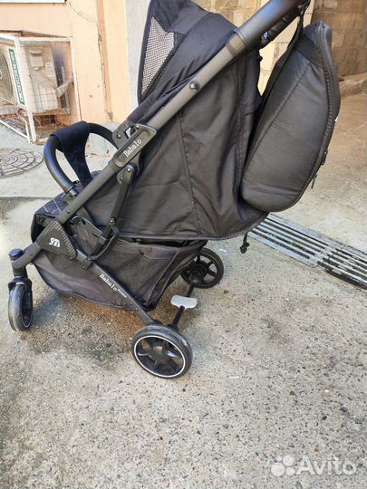 Прогулочная коляска