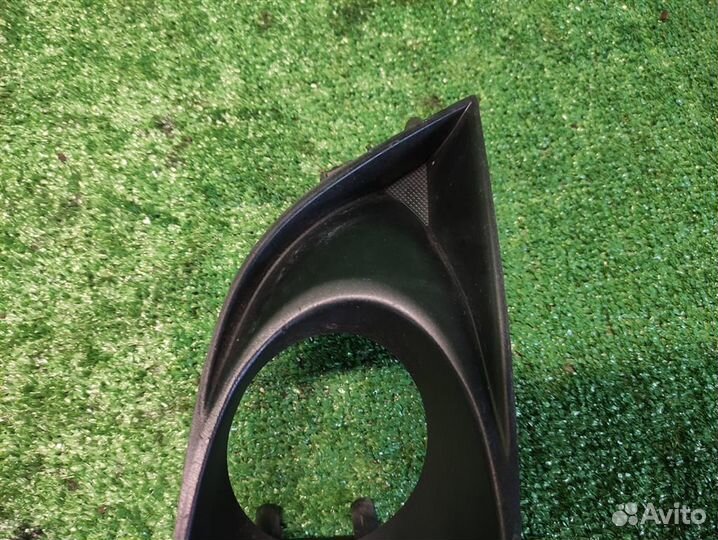 Рамка птф правая Toyota Auris E150 2009