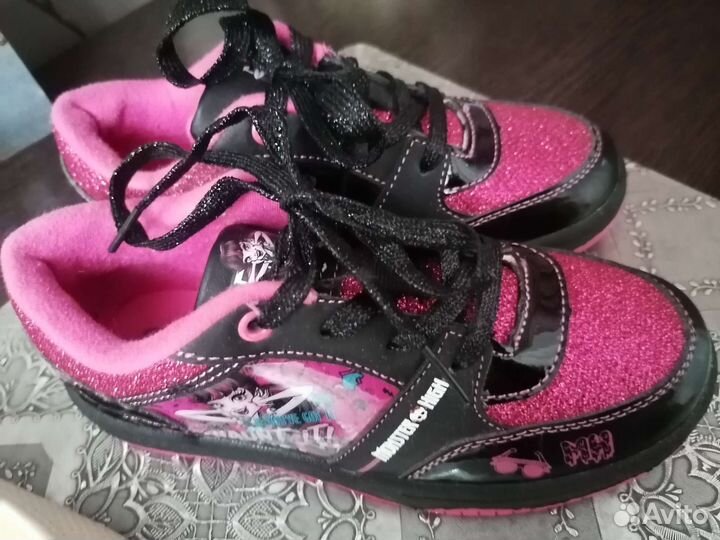 Кроссовки детские