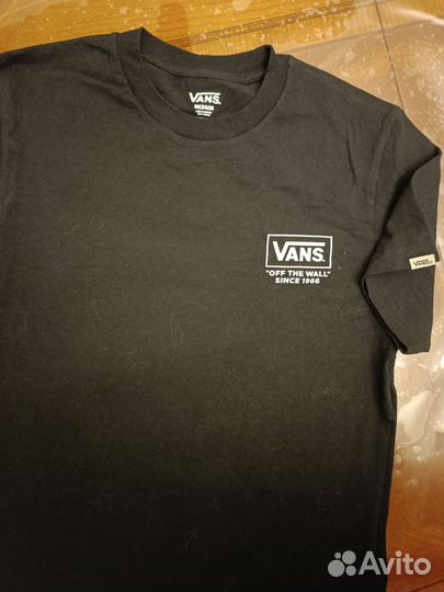 Футболка Vans