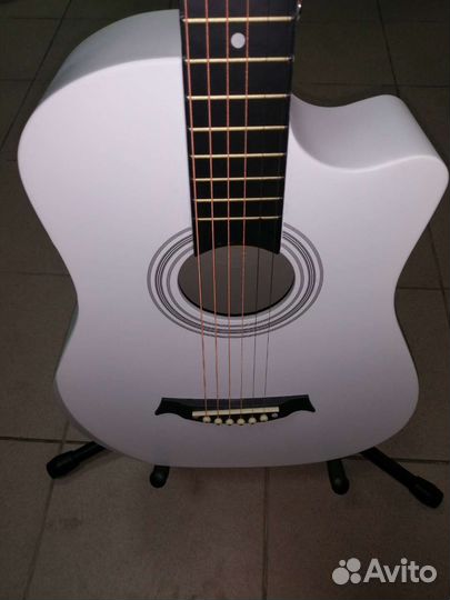 Гитара новая