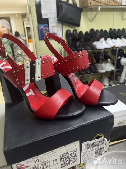 Босоножки женские 39 размер