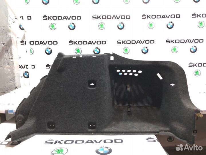 Обшивка багажника задняя правая Skoda Octavia A7