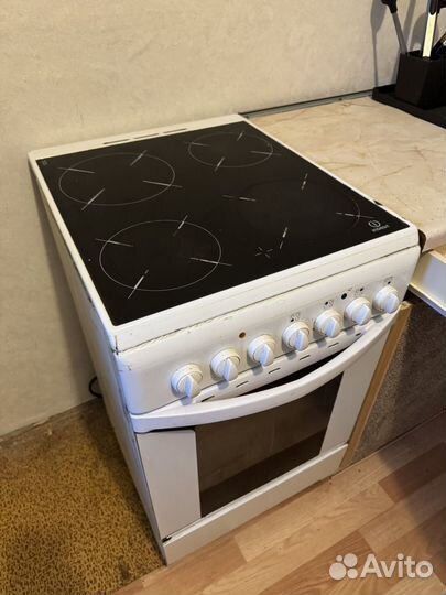 Плита электрическая Indesit стеклокерамика