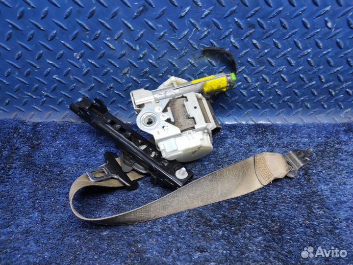 Ремень безопасности передний левый Mercedes W204