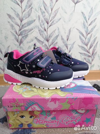 Кроссовки на девочку 25 новые
