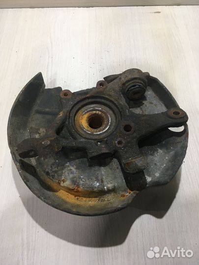 Кулак ступица задний правый мерседес W202