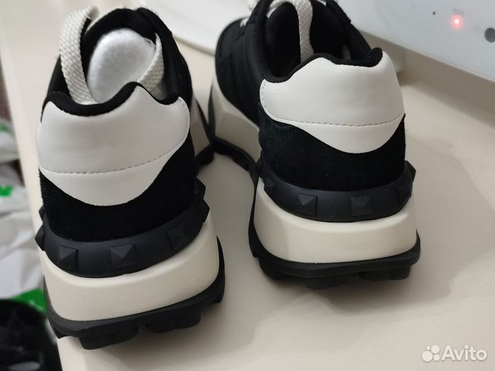 Кроссовки женские натуральные, 36 р