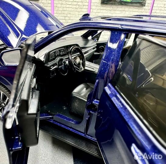 Металлическая машинка Cadillac Escalade