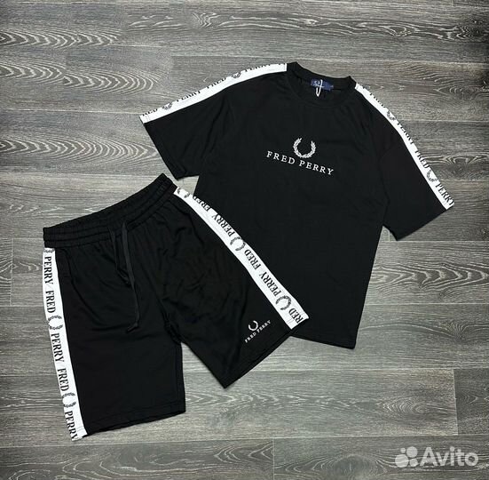 Шорты и футболка Fred Perry