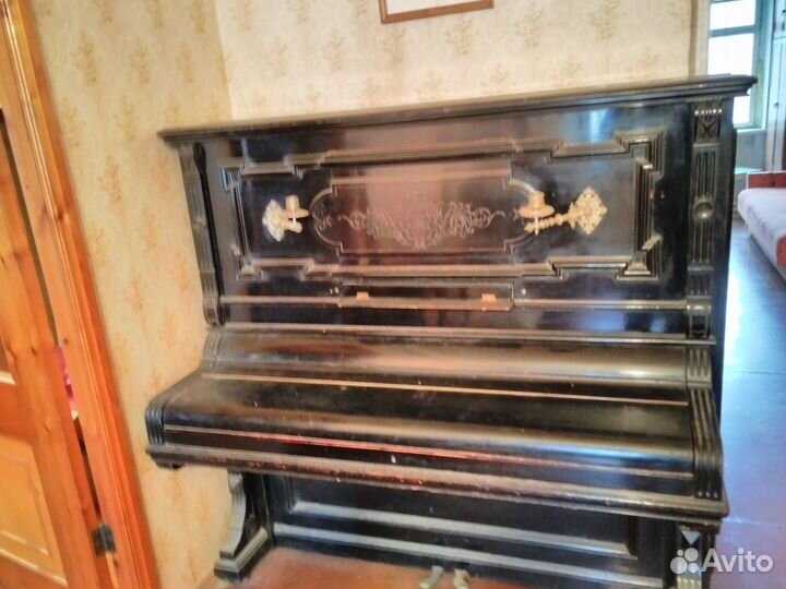 Старинное пианино 19 век