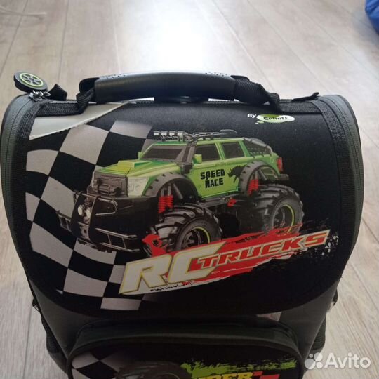 Портфель рюкзак школьный