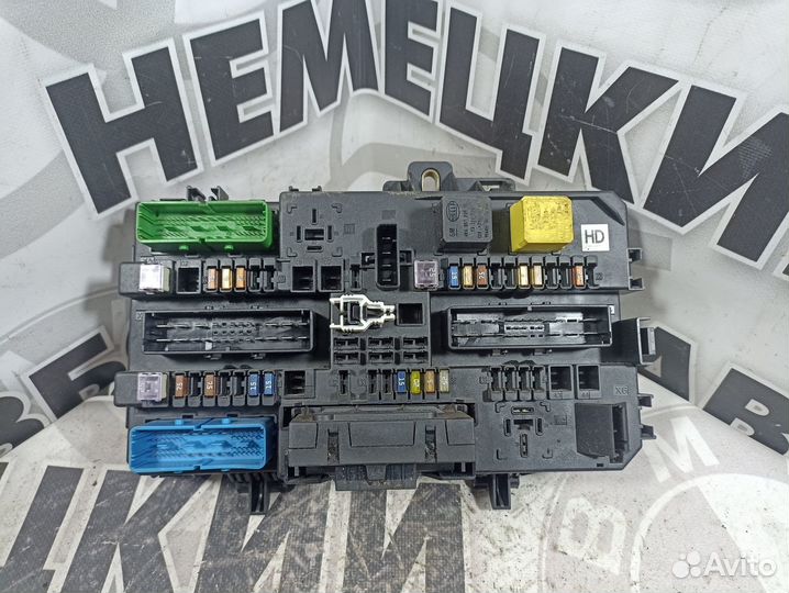 Блок предохранителей Opel Zafira B