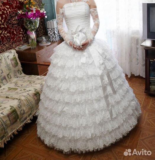 Свадебное платье 42 44 бу