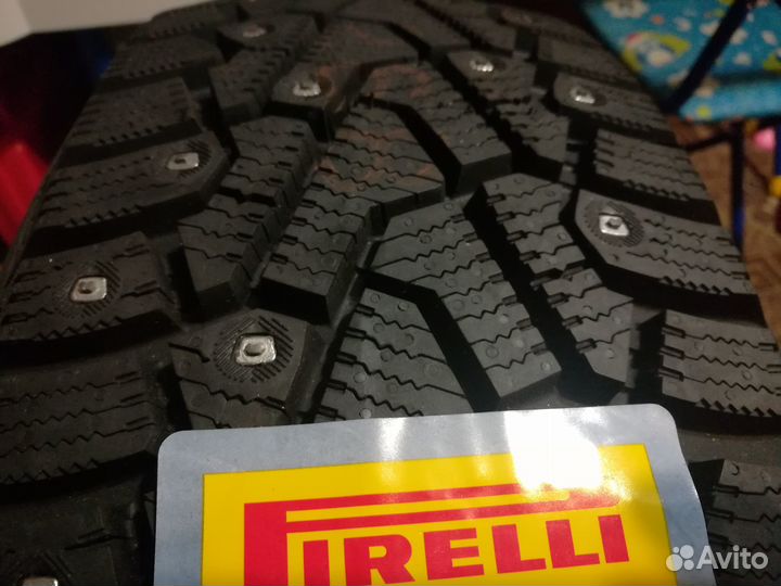 Pirelli Ice Zero 215/70 R16