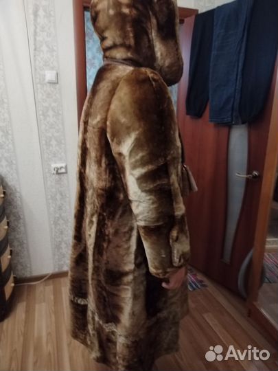 Шуба мутоновая с капюшоном 52 54 размер