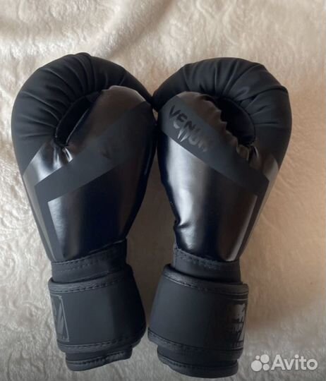 Боксерские перчатки Venom новые