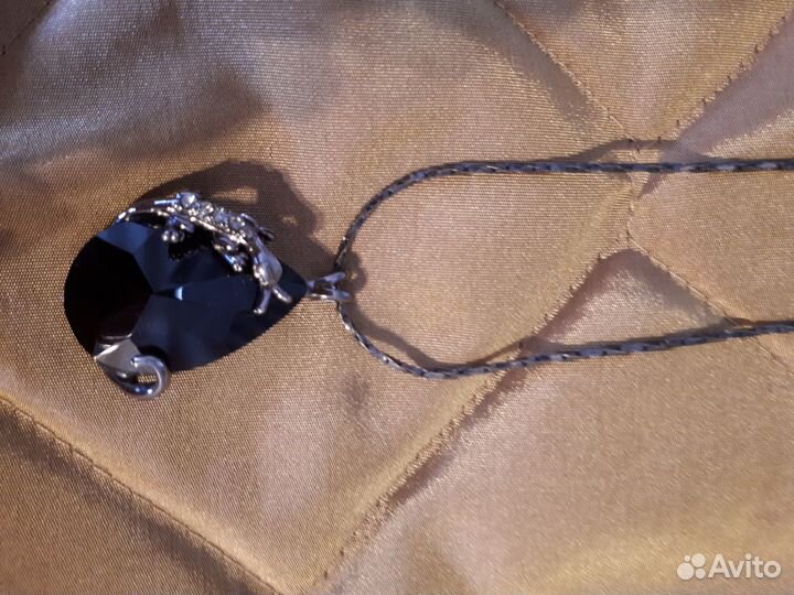 Подвеска на цепочке avon