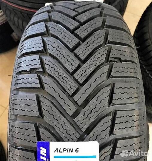 Michelin Alpin 6 215/50 R17