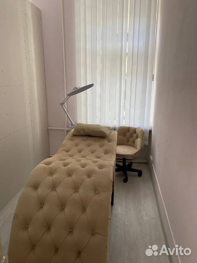 Анатомическая кушетка для наращивания ресниц