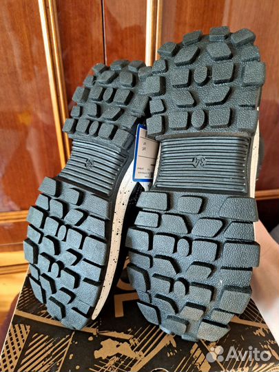 Ботинки демисезонные новые