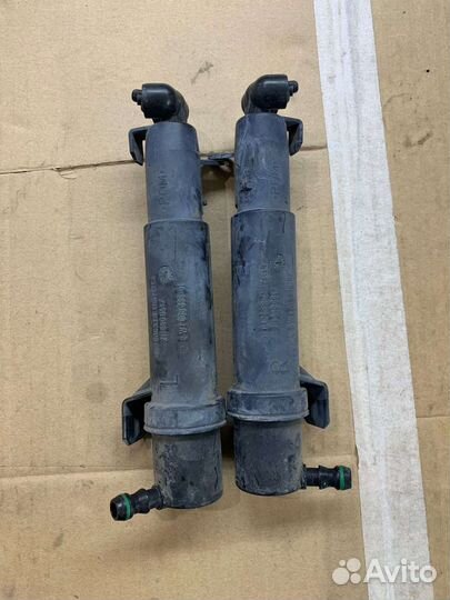 Форсунки омываетля фар w211 mercedes