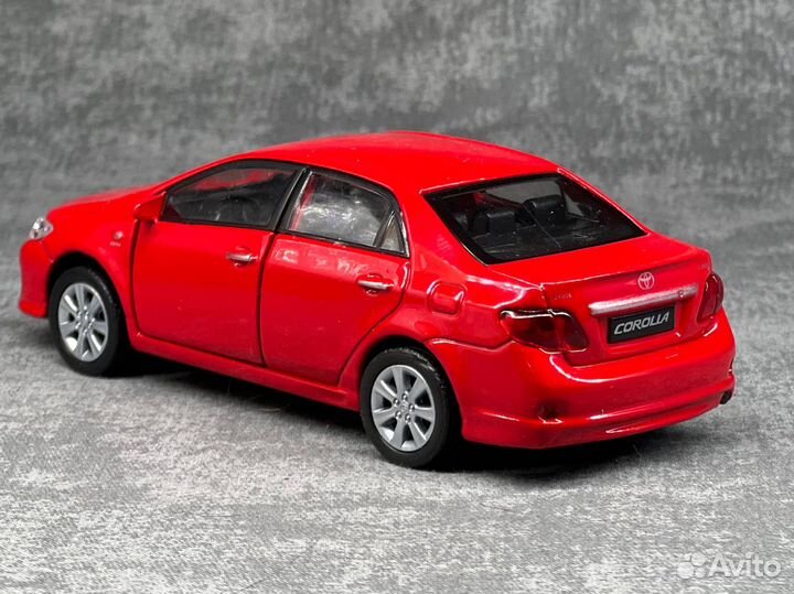 Моедль toyota corola 1/36 welly