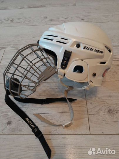 Шлем хоккейный