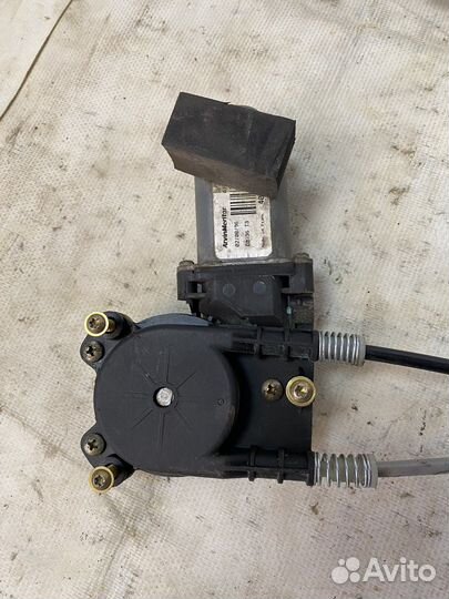 Стеклоподъемник передний левый Renault Megane 2