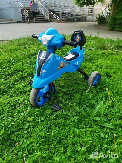 Детский трехколесный велосипед
